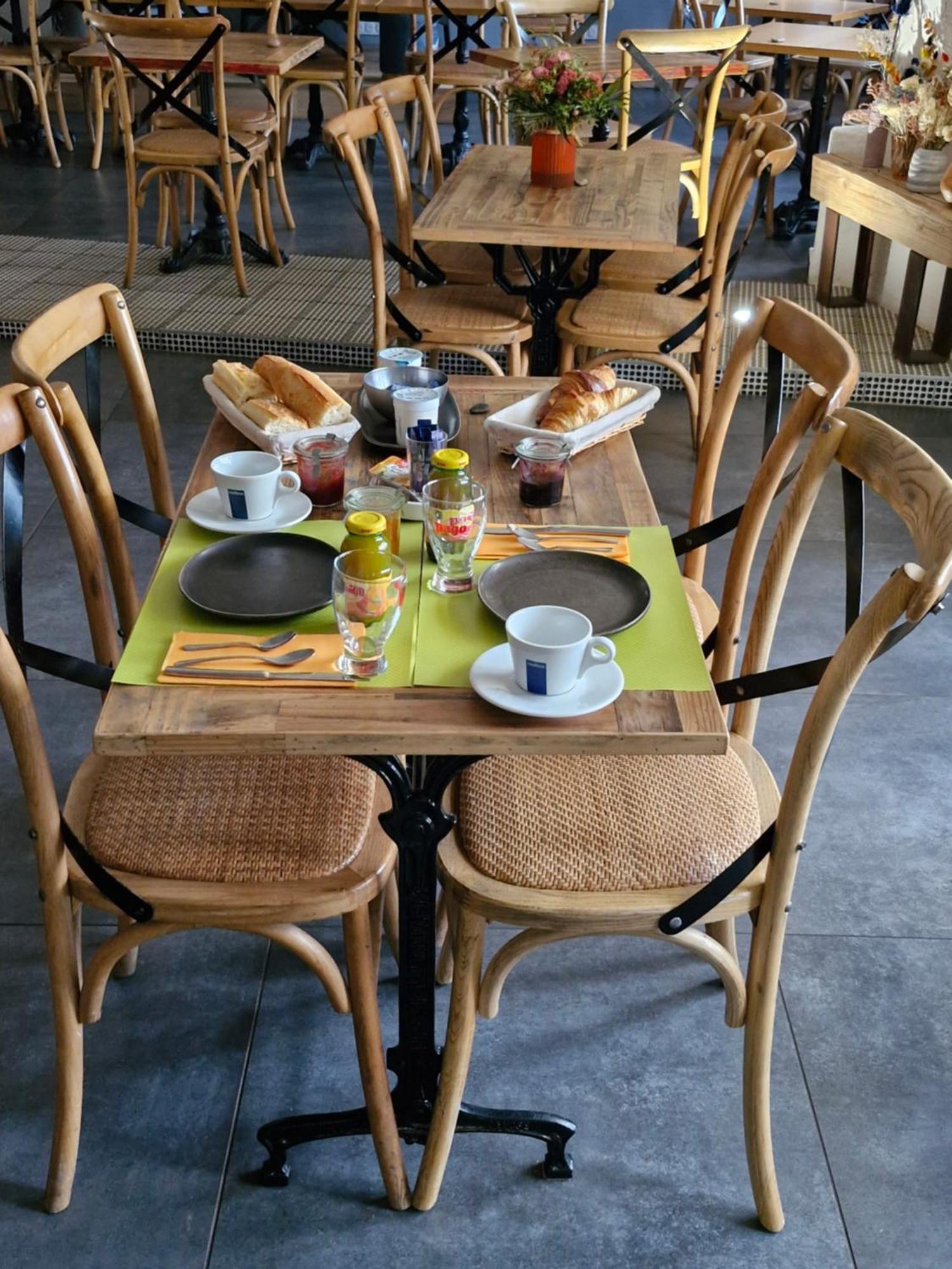 Chambres D'Hotes Du Bistrot D'Ici Saint-Saturnin  Zewnętrze zdjęcie